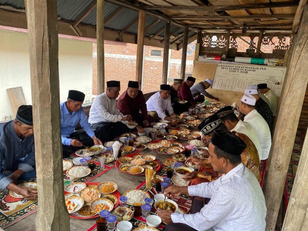 Kegiatan Tahunan Kenduri Teungku Syiah di Gampong Tampieng Baroh